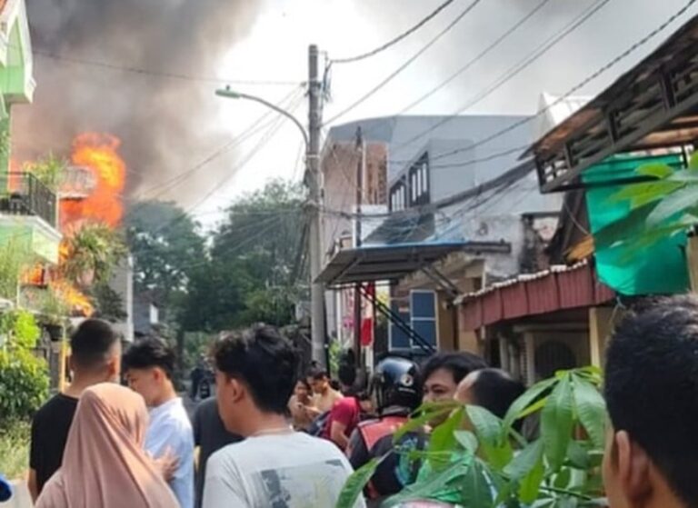 rumah-di-kompleks-kodamar-kebakaran-7-mobil-damkar-dikerahkan-rgp.jpg