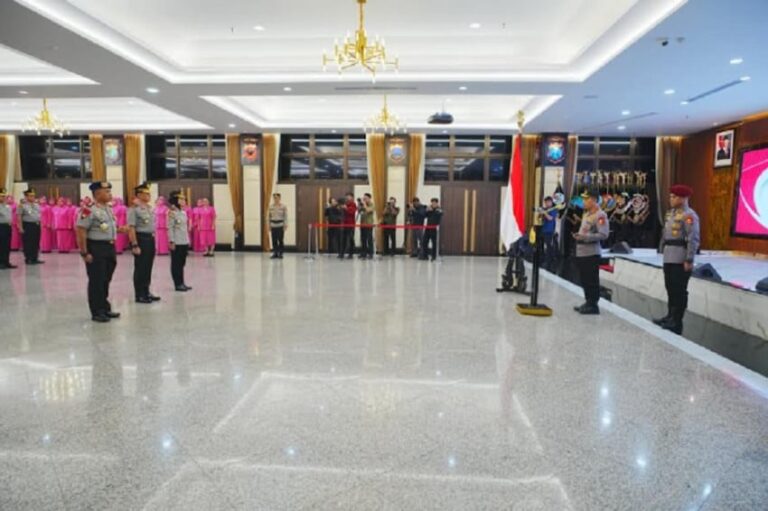 4-pati-polri-naik-pangkat-jadi-komjen-dankorbrimob-hingga-irjen-kementerian-idy.jpg