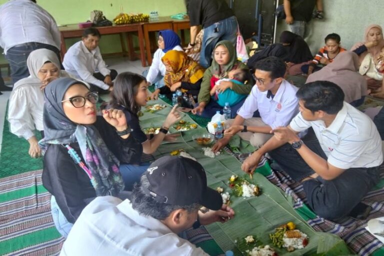 liwetan-bersama-warga-neglasari-angela-tanoesoedibjo-beri-edukasi-cegah-stunting-geq.jpg