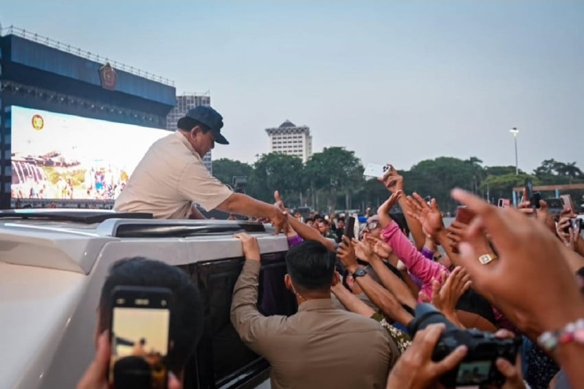 prabowo-tinjau-gladi-bersih-hut-ke80-tni-di-monas-chz.jpg