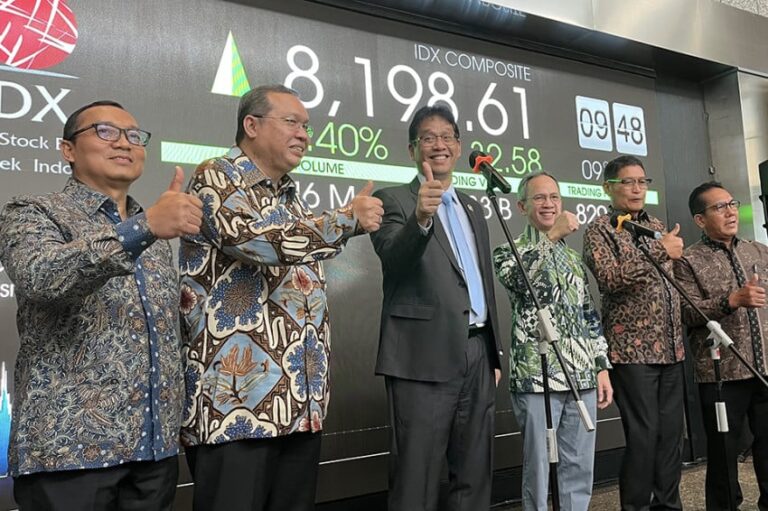 purbaya-datang-ihsg-berpesta-tembus-8250-nilai-transaksi-ditutup-rp3023-triliun-hpd.jpeg