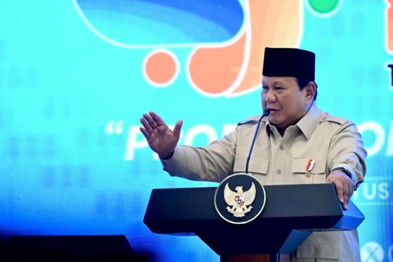 satu-tahun-pemerintahan-prabowo-ekonom-beri-sederet-catatan-fcc.jpg