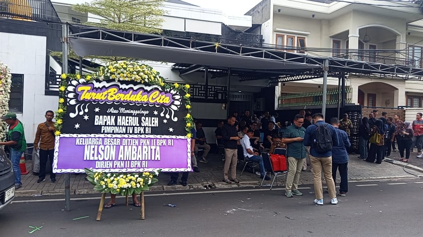menkop-ferry-bersaksi-haerul-saleh-orang-baik-suka-membantu-lgz.jpg