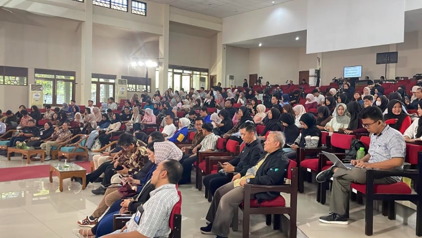uns-apresiasi-inews-campus-connect-2026-mahasiswa-diajak-melek-industri-media-wbw.jpg