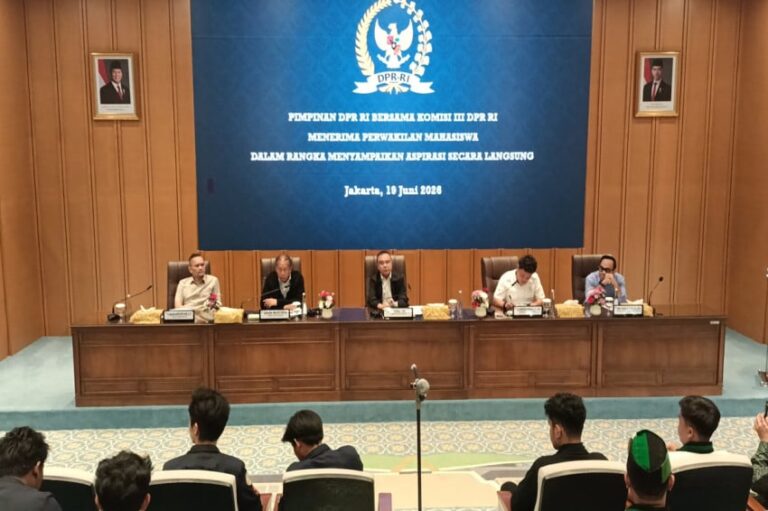 dasco-terima-audiensi-massa-mahasiswa-di-gedung-dpr-xqz.jpeg