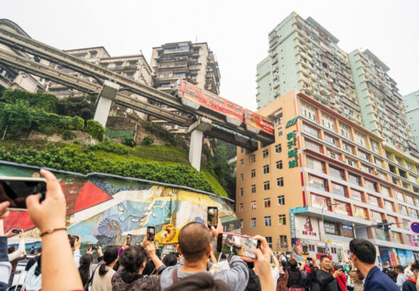 pesona-china-yang-berbeda-eksplor-keunikan-infrastruktur-chongqing-dan-alam-zhangjiajie-pqj.jpeg