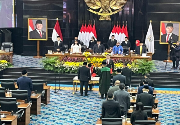 suhud-alynudin-dilantik-jadi-ketua-dprd-dki-jakarta-gcc.jpg