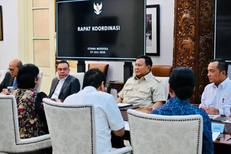prabowo-pimpin-rapat-komite-stabilitas-sistem-keuangan-usai-bos-bi-mundur-begini-arahannya-frj.jpeg